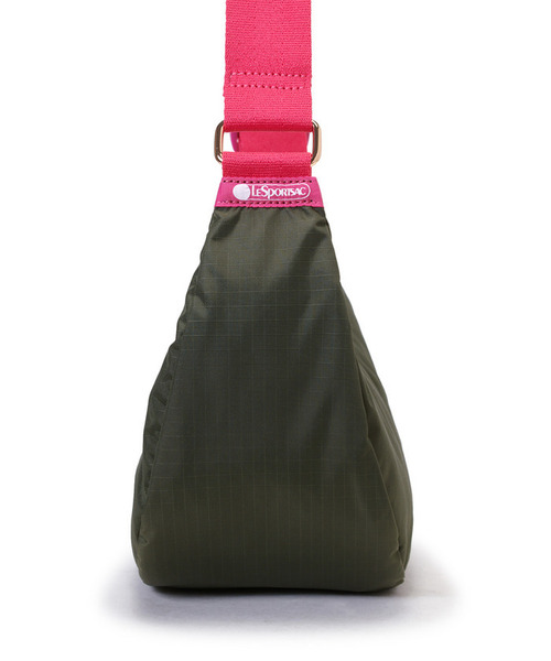 LeSportsac(レスポートサック)の「MED HAMMOCK ADJ BAG アボカド/ベージュピンクウェビング(ショルダーバッグ・レディース・グリーン・FREE)」の5枚目の写真