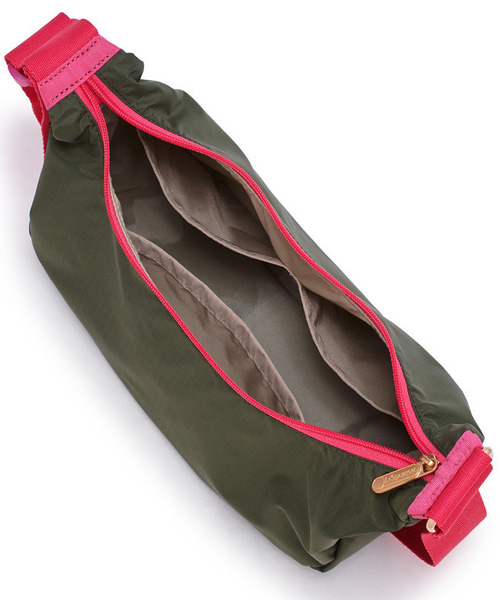 LeSportsac(レスポートサック)の「MED HAMMOCK ADJ BAG アボカド/ベージュピンクウェビング(ショルダーバッグ・レディース・グリーン・FREE)」の8枚目の写真