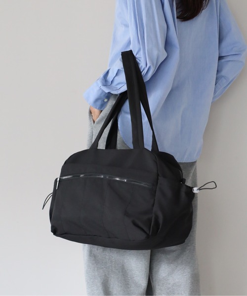 &MARKS(アンドマークス)の「N32【2WAY・軽量】キャリーオンナイロンバッグ(ショルダーバッグ・レディース・グレイッシュベージュ/ブラック/オフホワイト・FREE)」の5枚目の写真