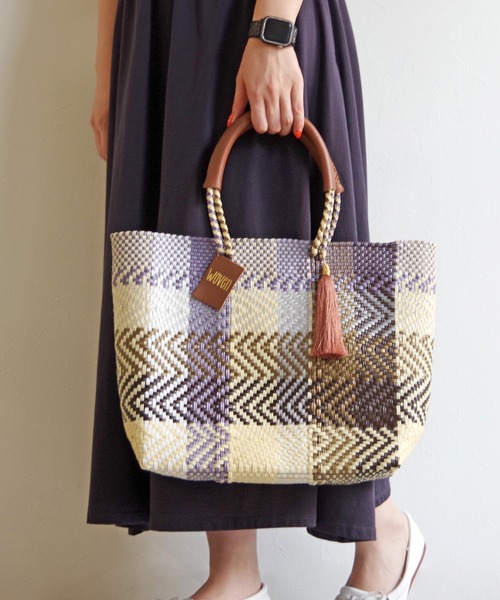 def/focus tokyo（デフフォーカストーキョー）の「WOVEN (ウーヴン) /ミドルトート メキシコ製 ミディアムサイズ バスケットバッグ メルカドバッグ かごバッグ（かごバッグ・レディース・パープル系その他/ブラウン系その他/ブラック×ホワイト/マルチ/ネイビー/ダークグリーン/ブラック系その他2・FREE）」の14枚目の写真