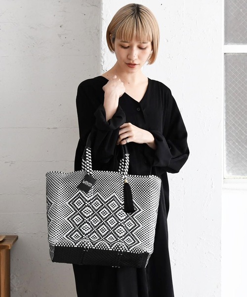 def/focus tokyo（デフフォーカストーキョー）の「WOVEN (ウーヴン) /ミドルトート メキシコ製 ミディアムサイズ バスケットバッグ メルカドバッグ かごバッグ（かごバッグ・レディース・パープル系その他/ブラウン系その他/ブラック×ホワイト/マルチ/ネイビー/ダークグリーン/ブラック系その他2・FREE）」の19枚目の写真