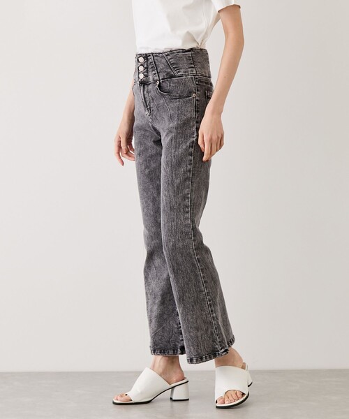 Jayro(ジャイロ)の「ハイウエスト3ボタンフレアパンツ(デニムパンツ・レディース・ブラック系その他/ブルー系その他4・M)」の5枚目の写真