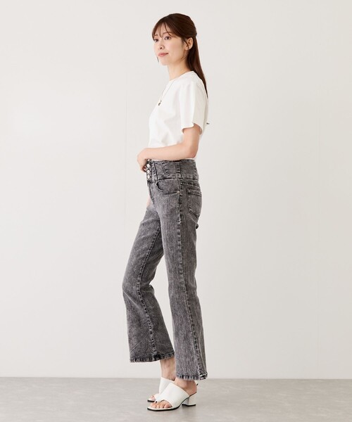 Jayro(ジャイロ)の「ハイウエスト3ボタンフレアパンツ(デニムパンツ・レディース・ブラック系その他/ブルー系その他4・M)」の9枚目の写真