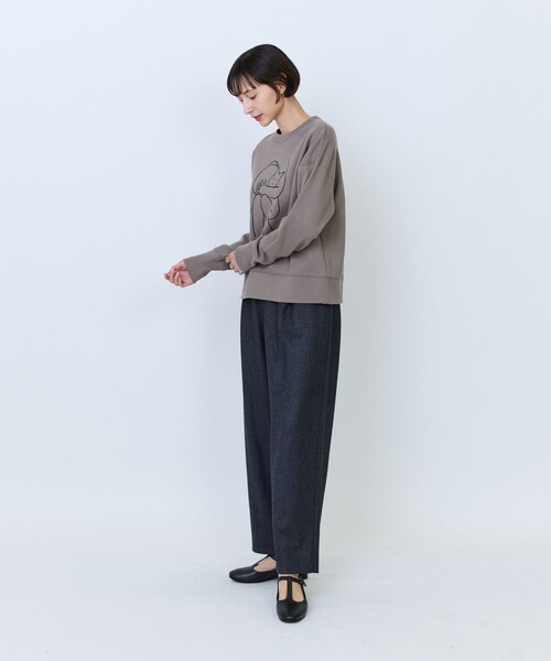 LOISIR(ロワズィール)の「《塩川いづみさんコラボ》度詰め裏毛イラストプリントスウェット(スウェット・レディース・アイボリー/モカ/グレー・FREE)」の8枚目の写真