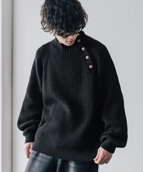 Rocky Monroe（ロッキーモンロー）の「オーバーサイズモックネックショルダーボタン畦編みニットセーター（ニット/セーター・メンズ・グレー/ブラウン/ブラック/チャコール・XL/L/M）」の6枚目の写真