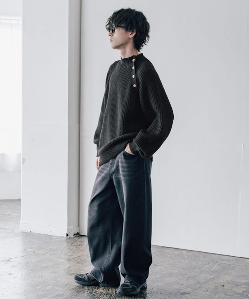 Rocky Monroe（ロッキーモンロー）の「オーバーサイズモックネックショルダーボタン畦編みニットセーター（ニット/セーター・メンズ・グレー/ブラウン/ブラック/チャコール・XL/L/M）」の11枚目の写真