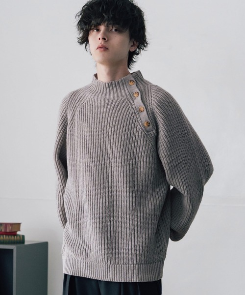 Rocky Monroe（ロッキーモンロー）の「オーバーサイズモックネックショルダーボタン畦編みニットセーター（ニット/セーター・メンズ・グレー/ブラウン/ブラック/チャコール・XL/L/M）」の15枚目の写真