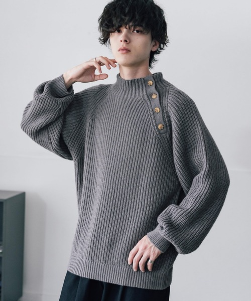 Rocky Monroe（ロッキーモンロー）の「オーバーサイズモックネックショルダーボタン畦編みニットセーター（ニット/セーター・メンズ・グレー/ブラウン/ブラック/チャコール・XL/L/M）」の20枚目の写真
