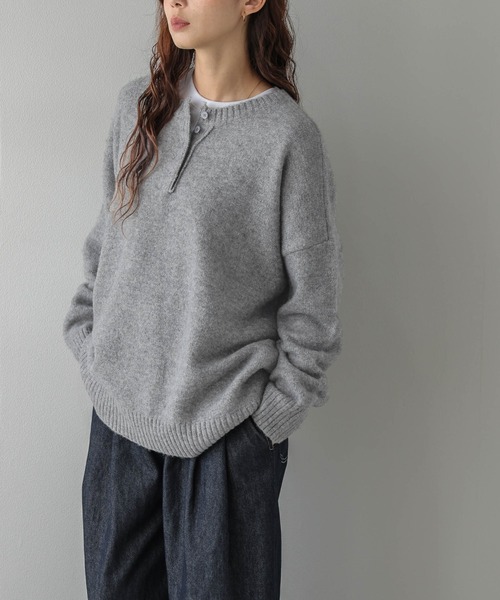 La-gemme(ラジェム)の「ヘンリーネック/ニットプルオーバー/シンプル(ニット/セーター・レディース・ブラウン/ブラック/アイボリー/グレー・フリー)」の13枚目の写真
