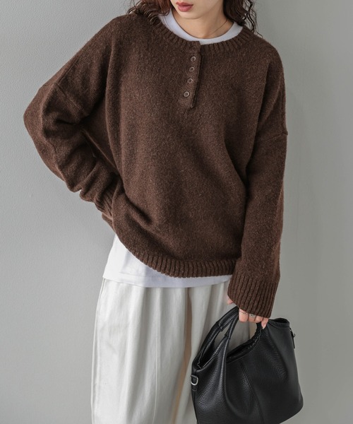 La-gemme(ラジェム)の「ヘンリーネック/ニットプルオーバー/シンプル(ニット/セーター・レディース・ブラウン/ブラック/アイボリー/グレー・フリー)」の20枚目の写真