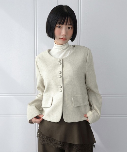 by muni:r(バイ ムニール)の「モーメント ラウンドノーカラージャケット/2026 AW COLLECTION(ノーカラージャケット・レディース・チャコール/ベージュ・FREE)」の2枚目の写真