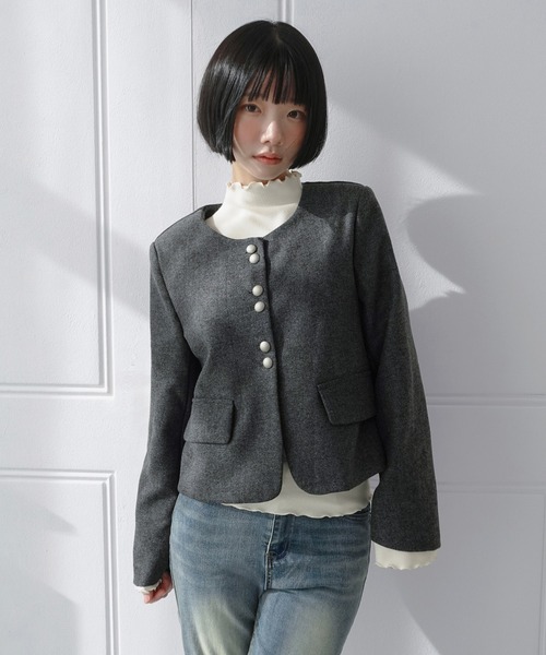 by muni:r(バイ ムニール)の「モーメント ラウンドノーカラージャケット/2026 AW COLLECTION(ノーカラージャケット・レディース・チャコール/ベージュ・FREE)」の5枚目の写真