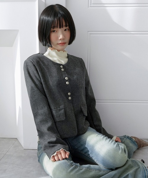 by muni:r(バイ ムニール)の「モーメント ラウンドノーカラージャケット/2026 AW COLLECTION(ノーカラージャケット・レディース・チャコール/ベージュ・FREE)」の8枚目の写真