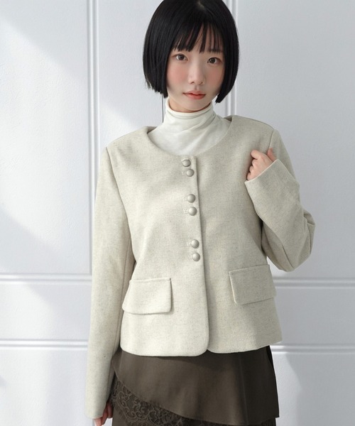 by muni:r(バイ ムニール)の「モーメント ラウンドノーカラージャケット/2026 AW COLLECTION(ノーカラージャケット・レディース・チャコール/ベージュ・FREE)」の13枚目の写真