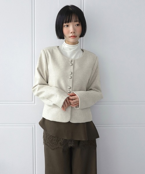 by muni:r(バイ ムニール)の「モーメント ラウンドノーカラージャケット/2026 AW COLLECTION(ノーカラージャケット・レディース・チャコール/ベージュ・FREE)」の10枚目の写真