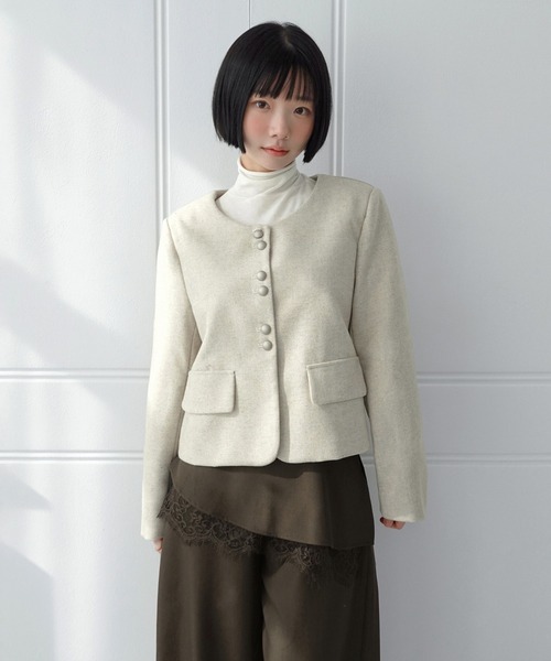 by muni:r(バイ ムニール)の「モーメント ラウンドノーカラージャケット/2026 AW COLLECTION(ノーカラージャケット・レディース・チャコール/ベージュ・FREE)」の12枚目の写真