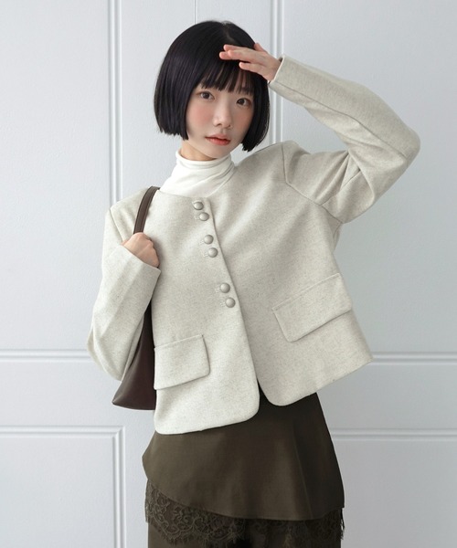 by muni:r(バイ ムニール)の「モーメント ラウンドノーカラージャケット/2026 AW COLLECTION(ノーカラージャケット・レディース・チャコール/ベージュ・FREE)」の14枚目の写真