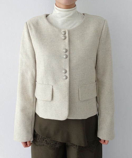 by muni:r(バイ ムニール)の「モーメント ラウンドノーカラージャケット/2026 AW COLLECTION(ノーカラージャケット・レディース・チャコール/ベージュ・FREE)」の16枚目の写真