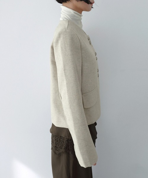 by muni:r(バイ ムニール)の「モーメント ラウンドノーカラージャケット/2026 AW COLLECTION(ノーカラージャケット・レディース・チャコール/ベージュ・FREE)」の17枚目の写真