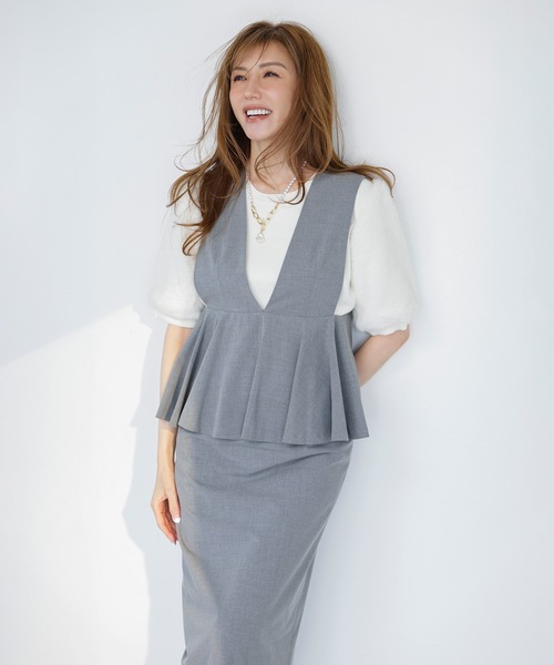 Audie a Muses（オーディアミューズ）の「【モデル美香着用】ファーハーフスリーブニットプルオーバー（ニット/セーター・レディース・オフホワイト/ブラック/グレー・38/42）」の16枚目の写真