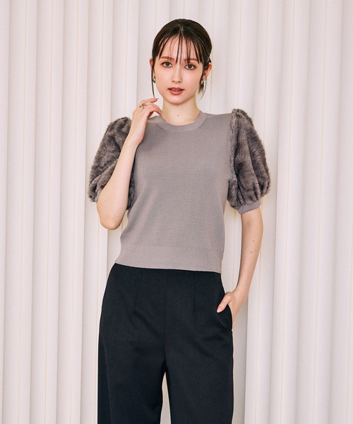 Audie a Muses（オーディアミューズ）の「【モデル美香着用】ファーハーフスリーブニットプルオーバー（ニット/セーター・レディース・オフホワイト/ブラック/グレー・38/42）」の9枚目の写真