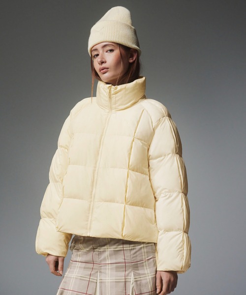 PUMA(プーマ)の「PUMA プーマ ウィメンズ T7 プレート パッファー ジャケット(ダウンジャケット/コート・レディース・アイボリー/ブラック・LARGE/MEDIUM/X-LARGE/SMALL)」の1枚目の写真