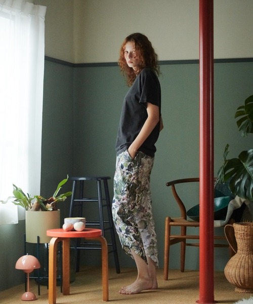 STOF(ストフ)の「STOF/ストフ/PIGMENT-DYED TEE D/TERPSICHORA(Tシャツ/カットソー・メンズ・ホワイト/ブラック・L/M/S/XS)」の8枚目の写真