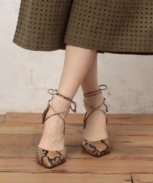 FABIO RUSCONI（ファビオルスコーニ）の「[ファビオ ルスコーニ] FABIO RUSCONI POINTED KF P パンプス◆（パンプス・レディース・ベージュ・37/36/38）」の2枚目の写真