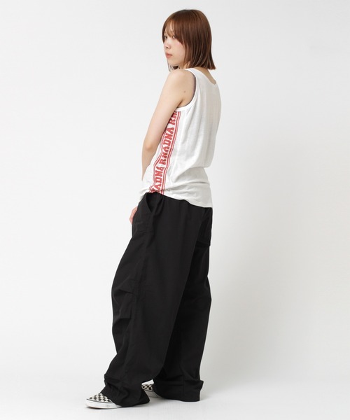 RNA(アールエヌエー)の「M0357 TCRラインロゴプリントランニング(タンクトップ・レディース・ホワイト/レッド/ブラック・MEDIUM)」の18枚目の写真