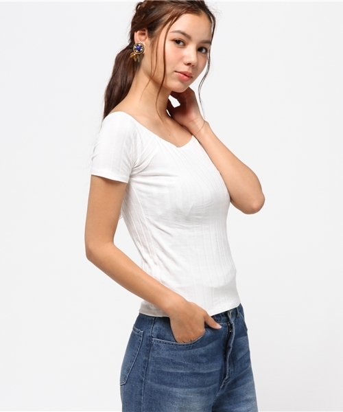 SLY（スライ）の「オフショルWIDE RIB T/SH（Tシャツ/カットソー・レディース・ブラック/イエロー系その他/ネイビー/グリーン系その他/ホワイト・1/2）」の2枚目の写真