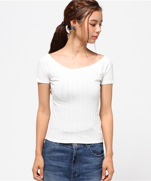 SLY（スライ）の「オフショルWIDE RIB T/SH（Tシャツ/カットソー・レディース・ブラック/イエロー系その他/ネイビー/グリーン系その他/ホワイト・1/2）」の6枚目の写真