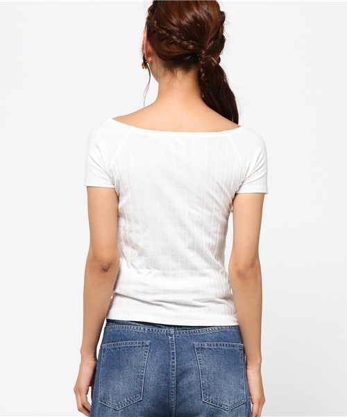 SLY（スライ）の「オフショルWIDE RIB T/SH（Tシャツ/カットソー・レディース・ブラック/イエロー系その他/ネイビー/グリーン系その他/ホワイト・1/2）」の8枚目の写真