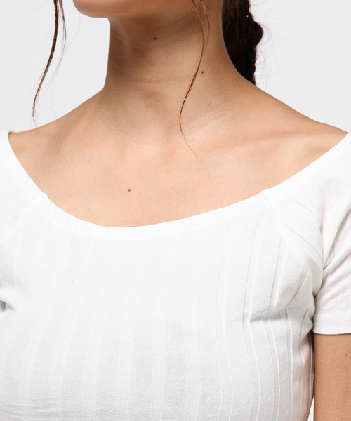 SLY（スライ）の「オフショルWIDE RIB T/SH（Tシャツ/カットソー・レディース・ブラック/イエロー系その他/ネイビー/グリーン系その他/ホワイト・1/2）」の9枚目の写真