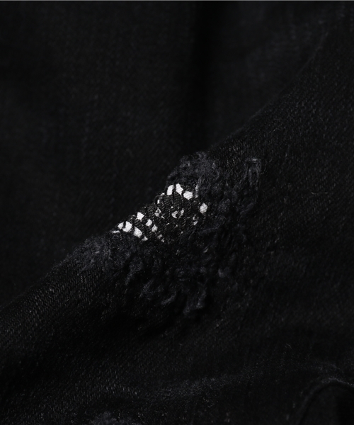 n(n) BY NUMBER (N)INE（エヌエヌバイナンバーナイン）の「直営店限定_SKINNY PANTS_STRETCH DENIM(DAMAGED NOTE&BANDANA)（デニムパンツ・メンズ・ブラック×ブラック・4/3/5/2）」の4枚目の写真