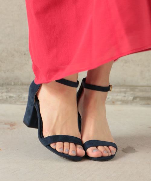 SESTO（セスト）の「チャンキーヒール美脚ストラップサンダル（サンダル・レディース・ブラック/グレイッシュベージュ/ピンクベージュ/ホワイト/グリーン/ライトグレー/シルバー/ネイビー/イエロー/ブラック系その他・24.0cm/23.5cm/22.5cm/22.0cm/23.0cm/24.5cm/25.5cm）」の8枚目の写真