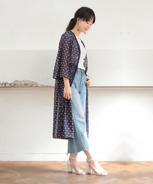 SESTO（セスト）の「チャンキーヒール美脚ストラップサンダル（サンダル・レディース・ブラック/グレイッシュベージュ/ピンクベージュ/ホワイト/グリーン/ライトグレー/シルバー/ネイビー/イエロー/ブラック系その他・24.0cm/23.5cm/22.5cm/22.0cm/23.0cm/24.5cm/25.5cm）」の11枚目の写真