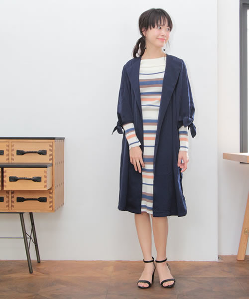 SESTO（セスト）の「チャンキーヒール美脚ストラップサンダル（サンダル・レディース・ブラック/グレイッシュベージュ/ピンクベージュ/ホワイト/グリーン/ライトグレー/シルバー/ネイビー/イエロー/ブラック系その他・24.0cm/23.5cm/22.5cm/22.0cm/23.0cm/24.5cm/25.5cm）」の13枚目の写真