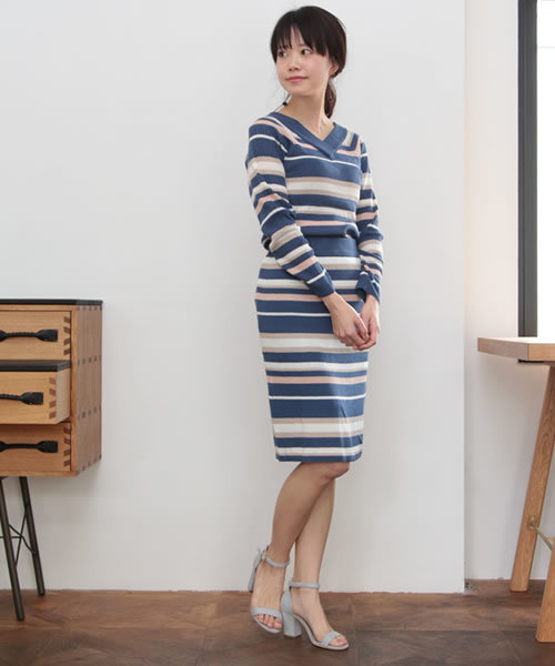 SESTO（セスト）の「チャンキーヒール美脚ストラップサンダル（サンダル・レディース・ブラック/グレイッシュベージュ/ピンクベージュ/ホワイト/グリーン/ライトグレー/シルバー/ネイビー/イエロー/ブラック系その他・24.0cm/23.5cm/22.5cm/22.0cm/23.0cm/24.5cm/25.5cm）」の14枚目の写真