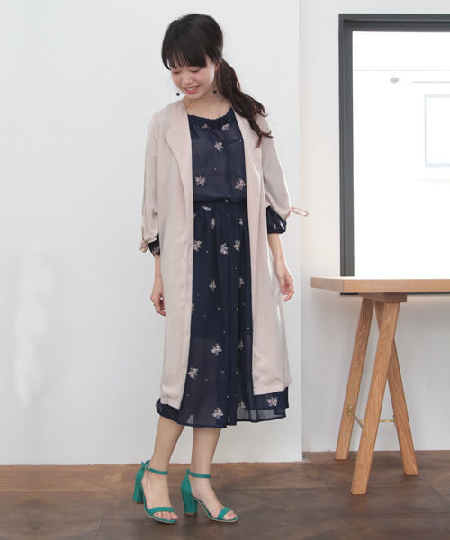 SESTO（セスト）の「チャンキーヒール美脚ストラップサンダル（サンダル・レディース・ブラック/グレイッシュベージュ/ピンクベージュ/ホワイト/グリーン/ライトグレー/シルバー/ネイビー/イエロー/ブラック系その他・24.0cm/23.5cm/22.5cm/22.0cm/23.0cm/24.5cm/25.5cm）」の16枚目の写真