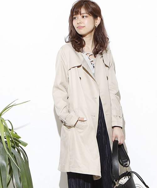 natural couture(ナチュラルクチュール)の「ノーカラートレンチ(トレンチコート・レディース・ライトベージュ/ベージュ・FREE)」の6枚目の写真