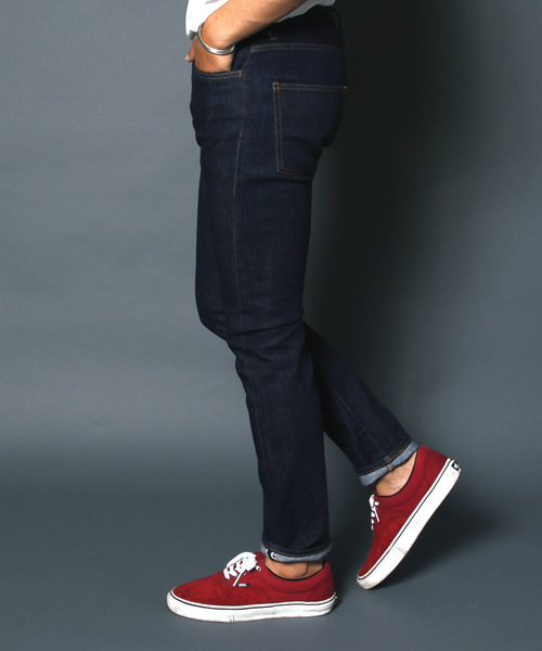 Magine(マージン)の「NO.35 STRETCH SLIM STRIGHT SELVAGE WASHED DENIM:NO.35 ストレッチスリムストレート セルビッチ ウォッシュドデニム(デニムパンツ・メンズ・インディゴブルー・46/48/44)」の12枚目の写真