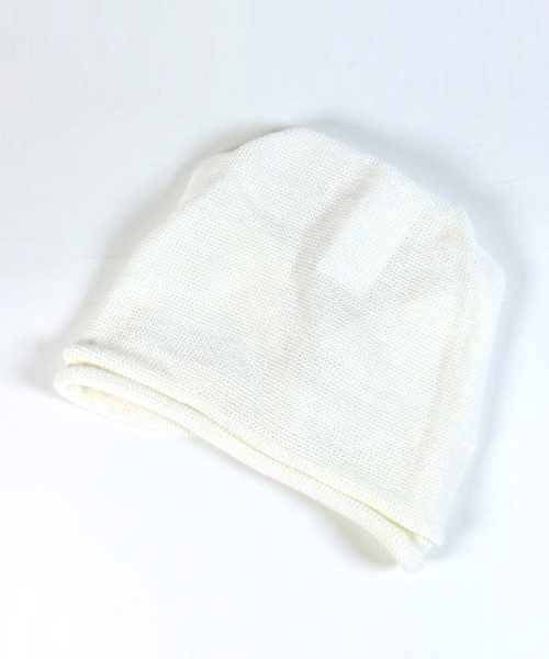 14+（イチヨンプラス）の「コットンニット帽（ニットキャップ/ビーニー・メンズ・ブラック×ホワイト/ベージュ系その他/ライトグレー/ブラック系その他/チャコールグレー/ダークグリーン/ブラウン系その他/ブラック/グレー系その他/グレー×ホワイト/ホワイト×レッド/オフホワイト/ブラック×グレー/ブラックミックス/ホワイト×ネイビー/ホワイト×ピンク・FREE）」の2枚目の写真