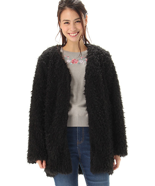 Honeys（ハニーズ）の「冬先まで着こなせるプードルボアジャケット（ノーカラージャケット・レディース・ブラック/アイボリー/ピンク/ベージュ・M/L）」の3枚目の写真