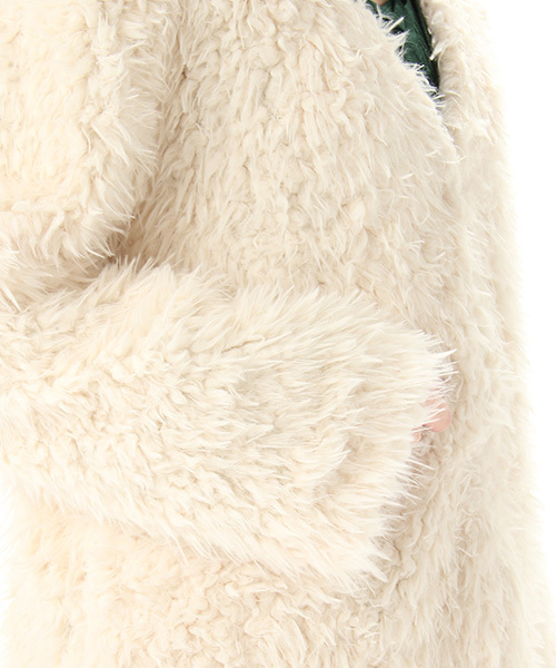 Honeys（ハニーズ）の「冬先まで着こなせるプードルボアジャケット（ノーカラージャケット・レディース・ブラック/アイボリー/ピンク/ベージュ・M/L）」の8枚目の写真