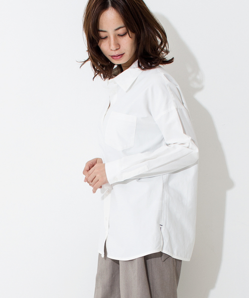 Furryrate（ファーリーレート）の「オーバーシルエットシャツ		 		（シャツ/ブラウス・レディース・オフホワイト/ネイビー・FREE）」の2枚目の写真