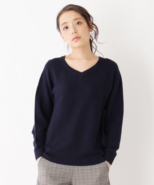 grove(グローブ)の「◆【WEB限定あり】Vネックラグラン袖プルオーバー(ニット/セーター・レディース・ネイビー/オフホワイト/イエロー/ピンク/グリーン/ピンク系1/ブルー・02/03)」の3枚目の写真