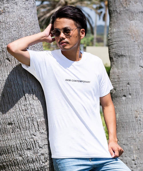 AKM Contemporary(エイケイエムコンテンポラリー)の「AKM Contemporary(エイケイエムコンテンポラリー)フロントプリント 半袖Tシャツ(Tシャツ/カットソー・メンズ・ホワイト/ライトグレー/ブラック/オレンジ・SMALL/MEDIUM/LARGE/X-LARGE)」の2枚目の写真