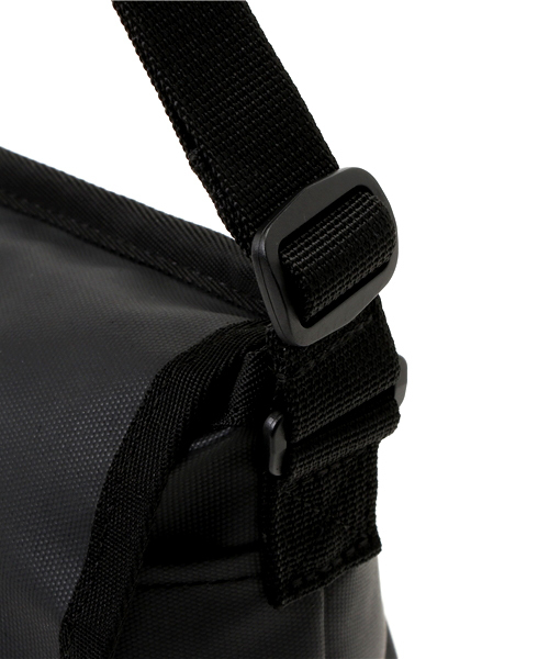 THRASHER（スラッシャー）の「MINI SHOULDER BAG/スラッシャー ショルダーバッグ（ショルダーバッグ・メンズ・ブラック×ホワイト/ブラック×イエロー・FREE）」の9枚目の写真