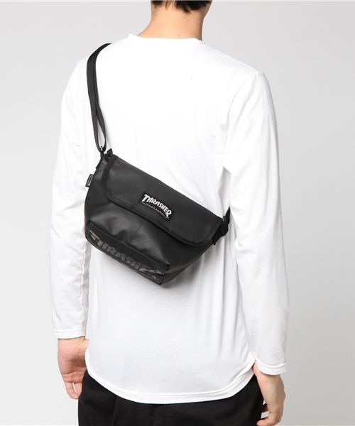 THRASHER（スラッシャー）の「MINI SHOULDER BAG/スラッシャー ショルダーバッグ（ショルダーバッグ・メンズ・ブラック×ホワイト/ブラック×イエロー・FREE）」の4枚目の写真