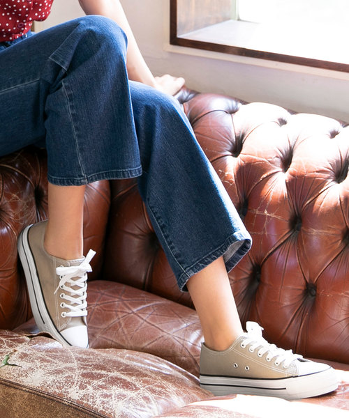 KOBE LETTUCE（コウベレタス）の「ローカット厚底キャンバススニーカー（スニーカー・レディース・ブラック/グレー/アイボリー/ベージュ/カーキ/ワインレッド/パイソン・LL/S/M/L）」の5枚目の写真